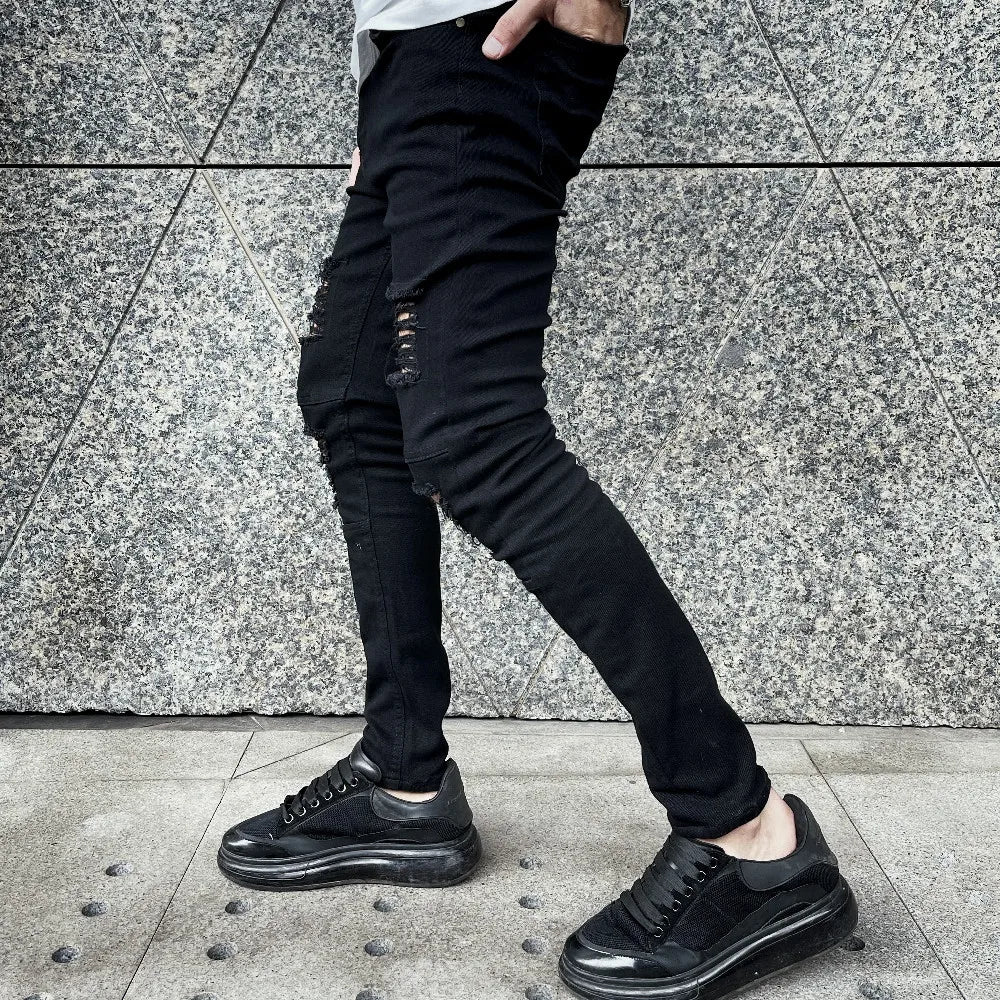 BLACK RIPPED JEANS